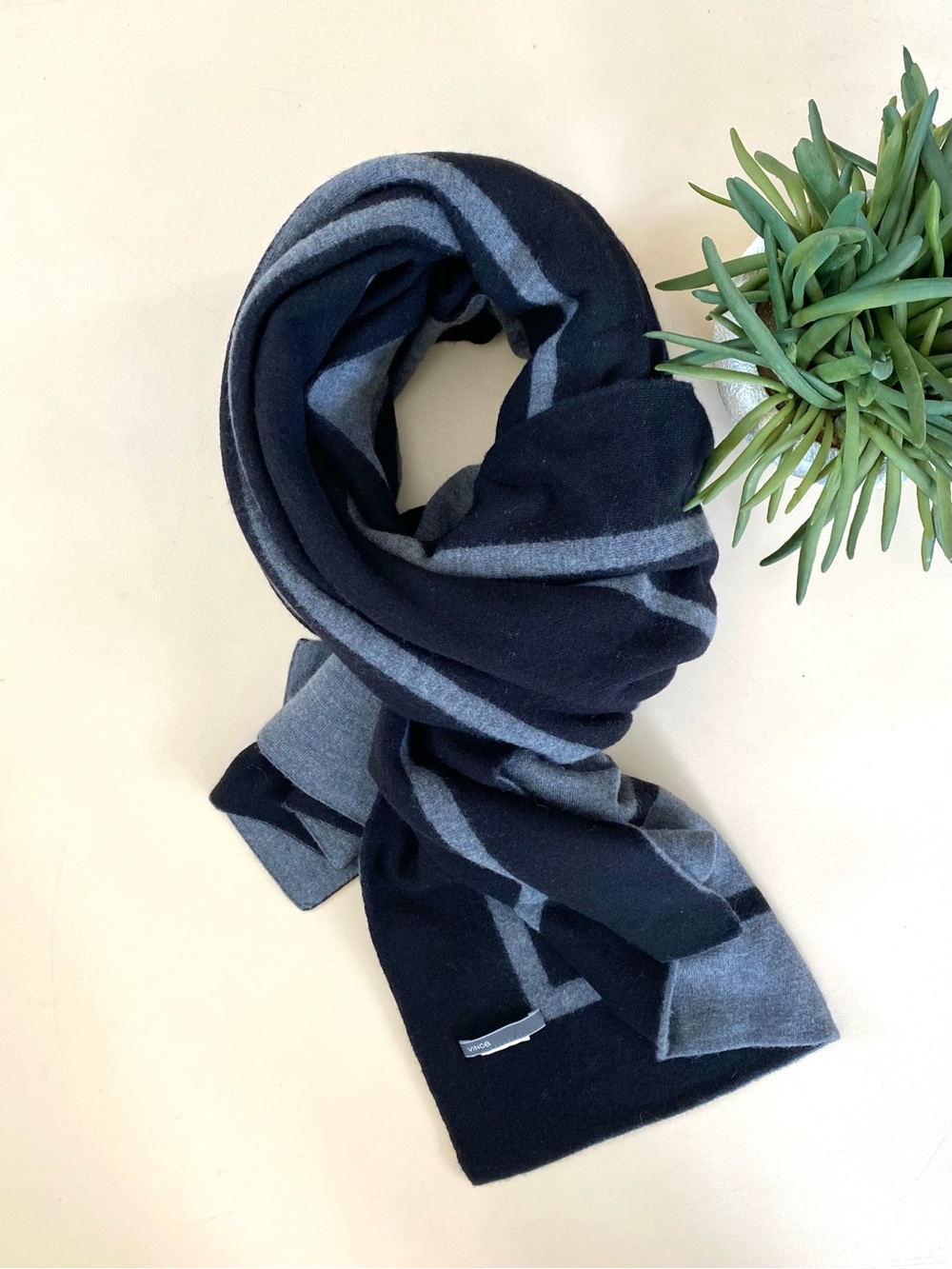 VINCE - Large Reversible Striped Colorblock Black & Gray Knit Scarf Wrap